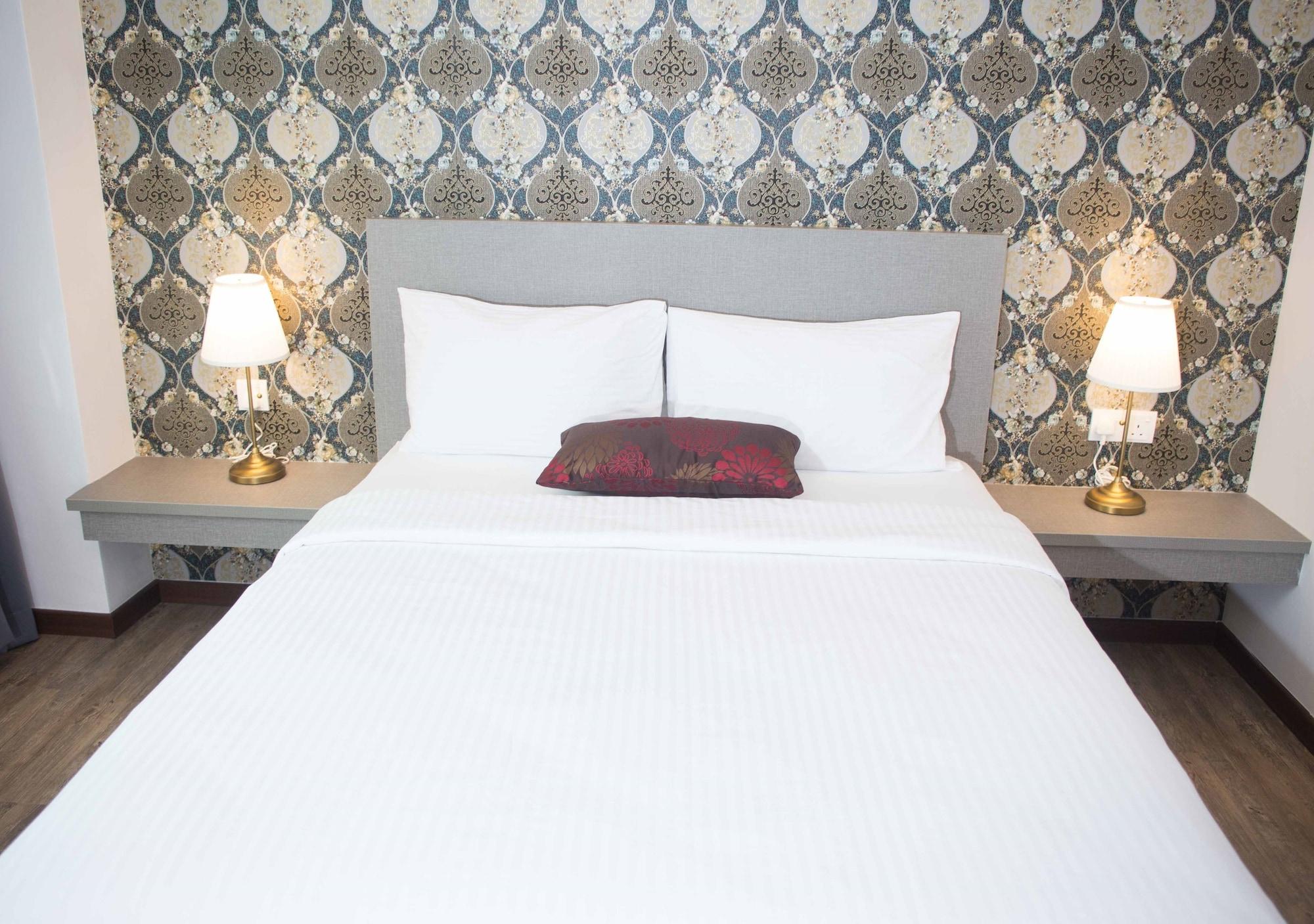 Qlassic Hotel Сепанг Экстерьер фото