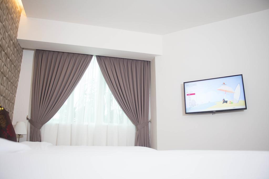 Qlassic Hotel Сепанг Экстерьер фото